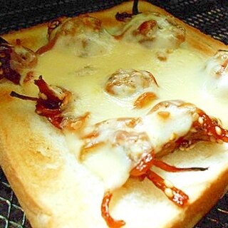 小女子くるみ(佃煮）で　チーズトースト